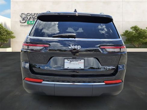 New 2025 Jeep Grand Cherokee L Laredo w/ Luxury Tech Group I RWD image 4