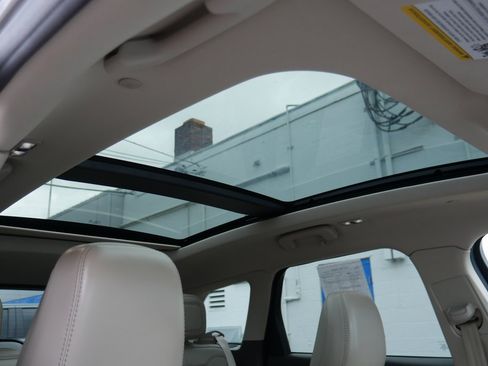 Used 2022 Lincoln Corsair Reserve w/ Equipment Group 201A image 23