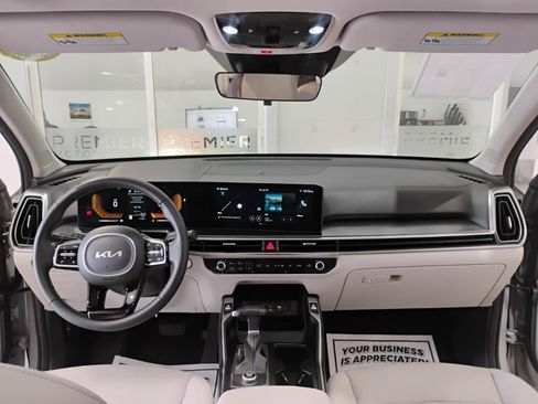 Used 2025 Kia Sorento S w/ Panoramic Sunroof Package FWD image 65