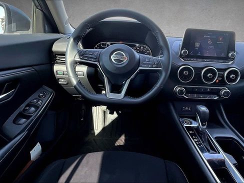 Used 2022 Nissan Sentra SV FWD image 8