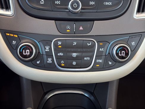 Used 2024 Chevrolet Malibu LT FWD image 30