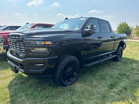 Used 2025 RAM 2500 Big Horn AWD/4WD image 2