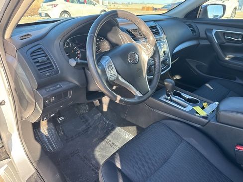 Used 2017 Nissan Altima 2.5 SV image 8