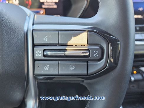 Used 2025 Chevrolet Colorado ZR2 w/ Technology Package image 20