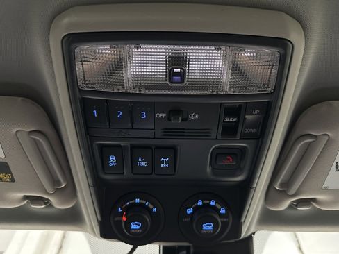 Used 2020 Toyota 4Runner Venture image 32