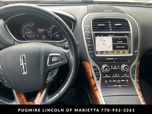 Used 2016 Lincoln MKX Reserve w/ Climate Package FWD image 10