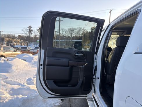 Used 2022 GMC Sierra 2500 Denali image 28