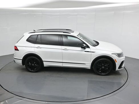 Used 2022 Volkswagen Tiguan SE R-Line FWD image 52