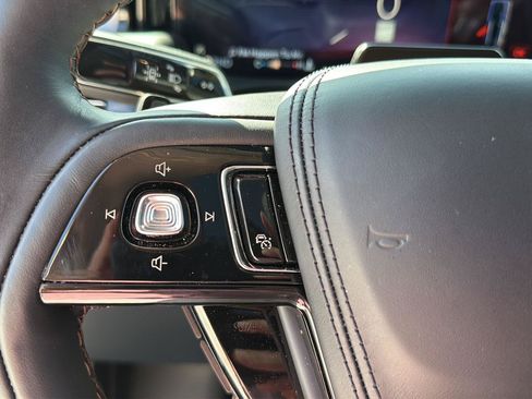Used 2026 Lincoln Aviator AWD image 23