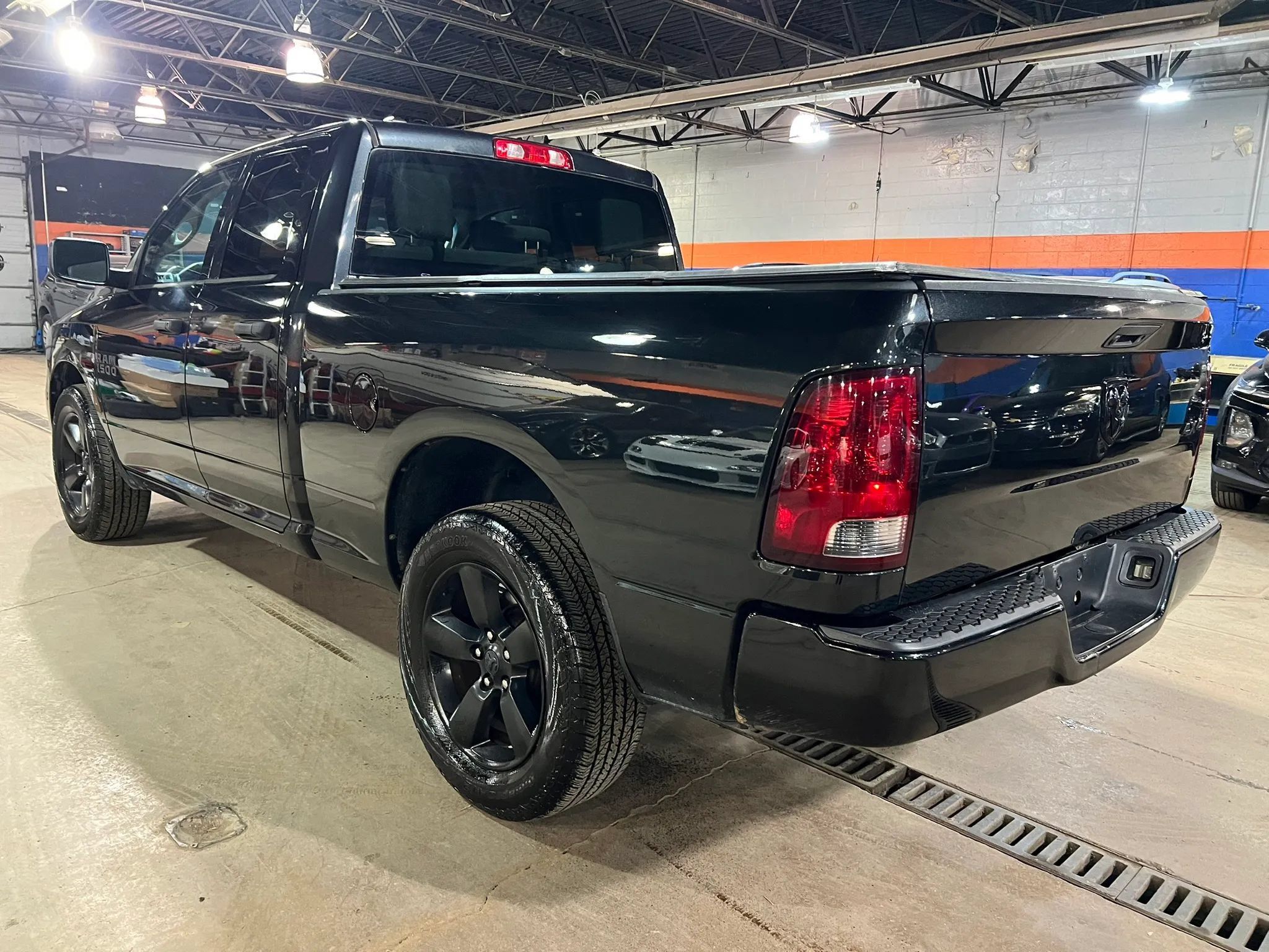 Used 2017 RAM 1500 Express w/ Black Ram 1500 Express Group AWD/4WD image 6
