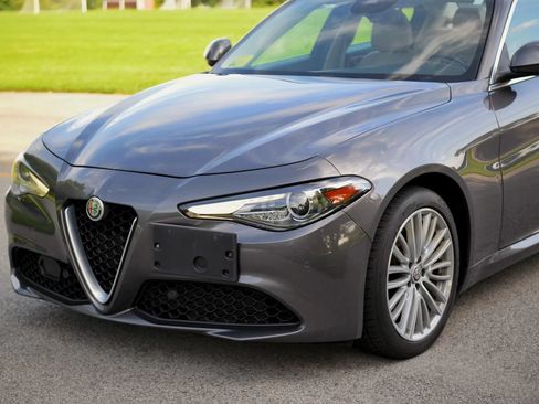 Used 2018 Alfa Romeo Giulia Ti w/ Quick Order Package 22X Lusso AWD/4WD image 20