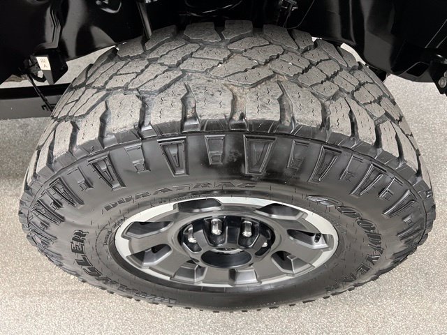 Used 2023 Ford F350 Platinum w/ Tremor Off-Road Package AWD/4WD image 17