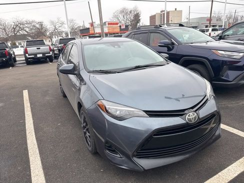 Used 2017 Toyota Corolla LE image 1
