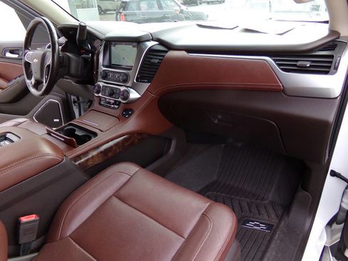 Used 2019 Chevrolet Suburban Premier image 27