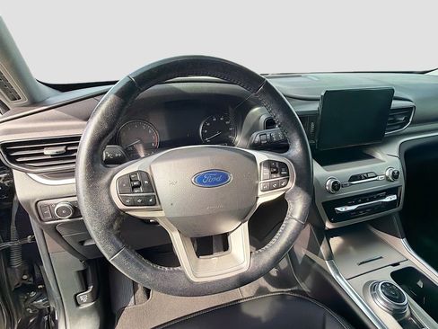 Used 2021 Ford Explorer XLT w/ Equipment Group 202A image 14