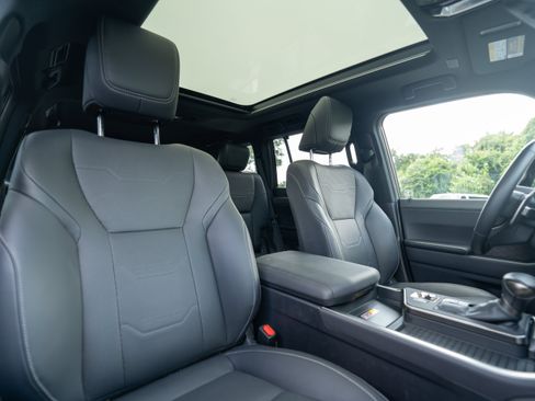 Used 2025 Lexus GX 550 AWD/4WD image 21