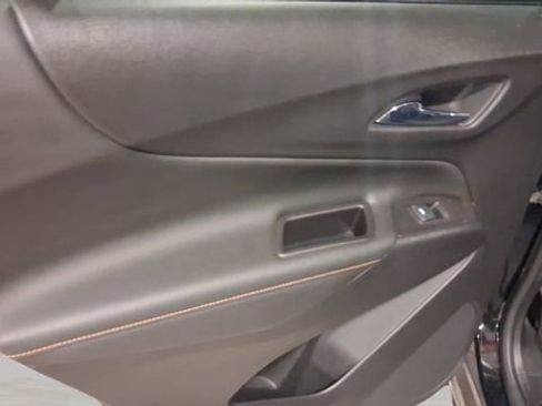Used 2021 Chevrolet Equinox Premier FWD image 22