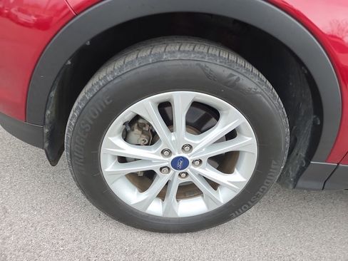 Used 2017 Ford Escape SE image 9