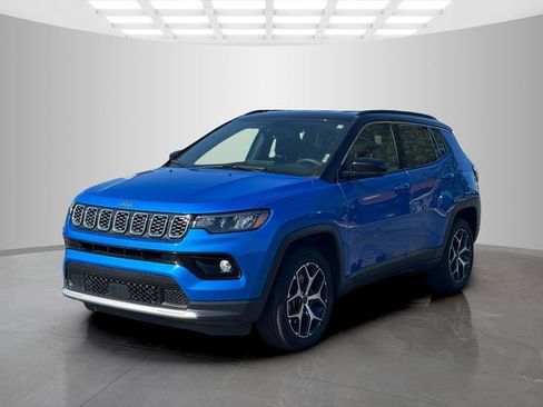 Certified 2025 Jeep Compass Limited AWD/4WD image 3