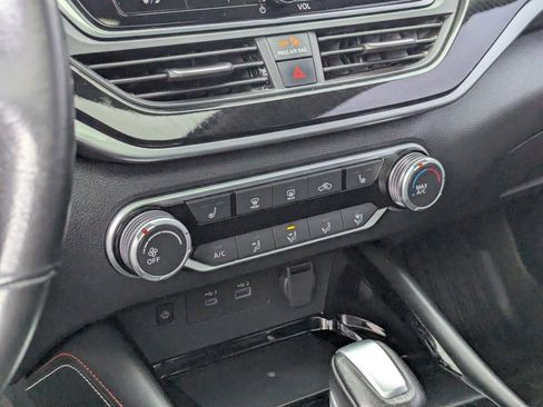 Used 2023 Nissan Altima 2.5 SR w/ SR Premium Package image 30