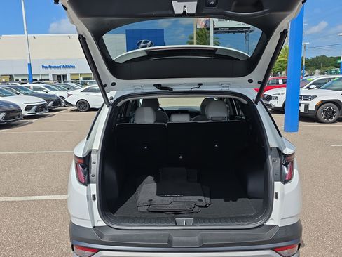 Used 2025 Hyundai Tucson SEL image 11