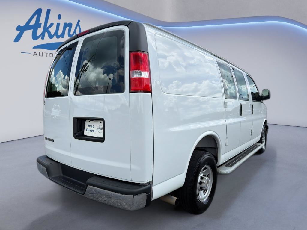 Used 2025 Chevrolet Express 2500 w/ Driver Convenience Package RWD image 6