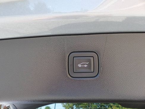 Used 2025 Chevrolet Blazer RS FWD image 42