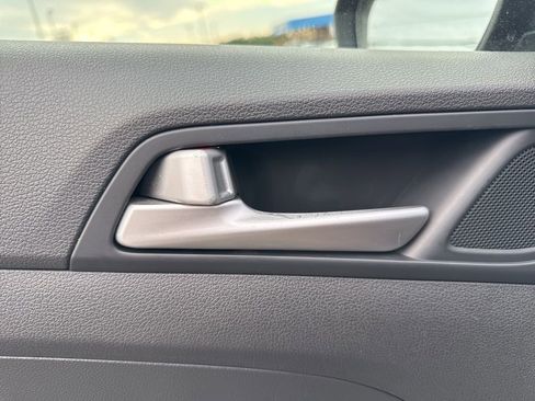 Used 2020 Hyundai Tucson Value AWD/4WD image 11