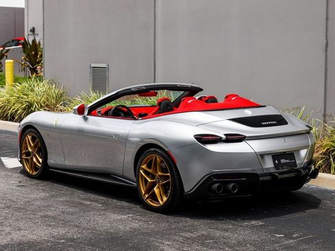 Used 2024 Ferrari Roma Spider image 3