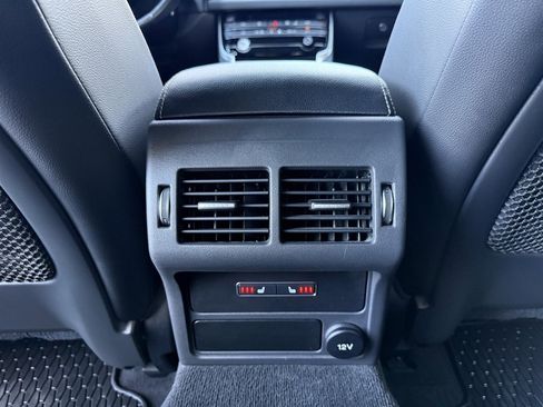 Used 2016 Jaguar XF S image 16