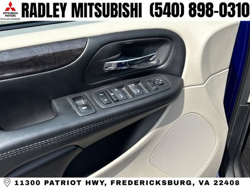 Used 2019 Dodge Grand Caravan SE w/ UConnect Hands-Free Group FWD image 5