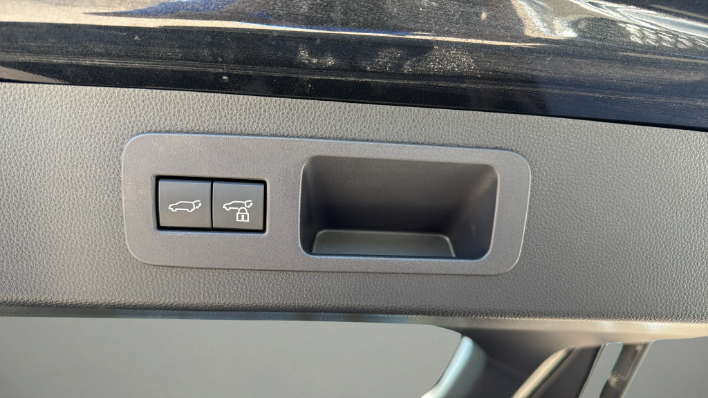 Used 2025 Lexus LX 600 4WD w/ Accessory Package (2T) image 24