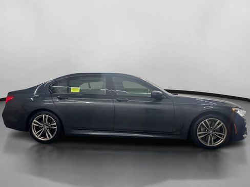 Used 2019 BMW 750i xDrive w/ Executive Package AWD/4WD image 11