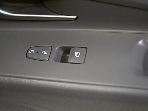 Used 2022 Hyundai Elantra SEL w/ Convenience Package FWD image 47