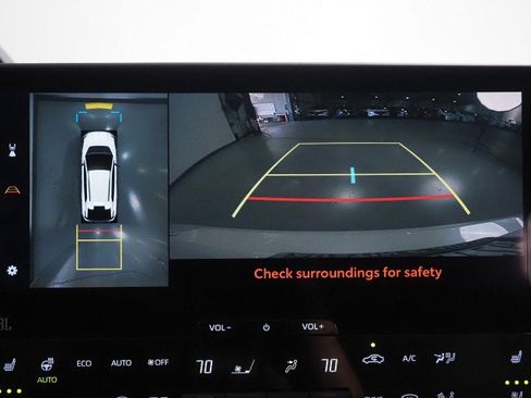 Used 2023 Toyota bZ4X Limited image 39