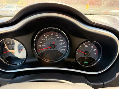 Used 2013 Dodge Avenger SE FWD image 11
