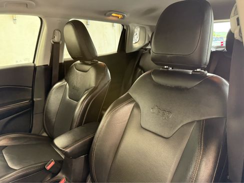 Used 2019 Jeep Compass Limited AWD/4WD image 11