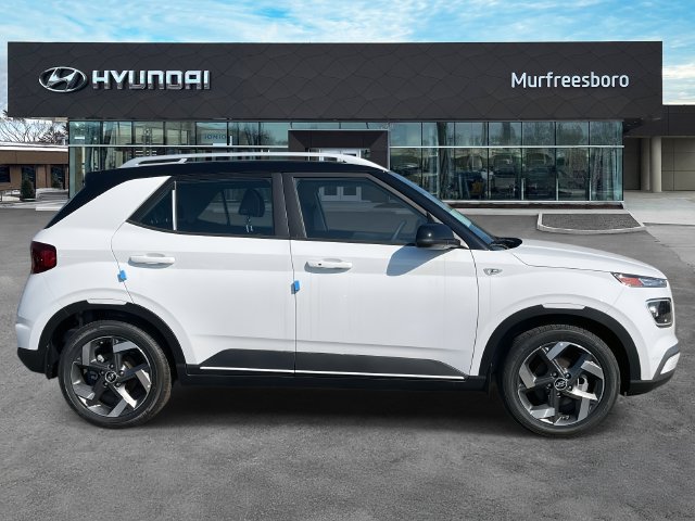 Used 2025 Hyundai Venue Limited FWD image 4