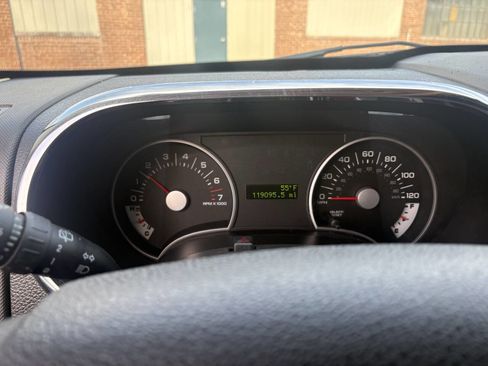 Used 2010 Ford Explorer XLT image 21