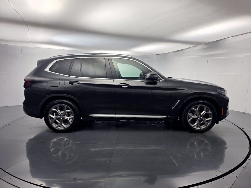 Used 2022 BMW X3 sDrive30i w/ Convenience Package RWD image 3