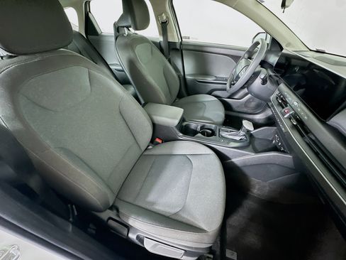 Used 2025 Kia K4 FWD image 31