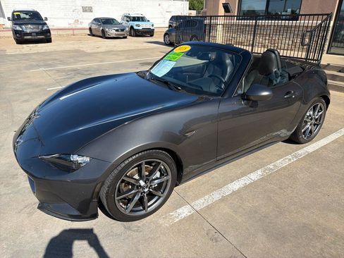 Used 2018 MAZDA MX-5 Miata Grand Touring RWD image 27