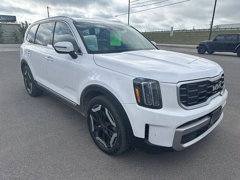 Used 2023 Kia Telluride S w/ S Sunroof Package image 3