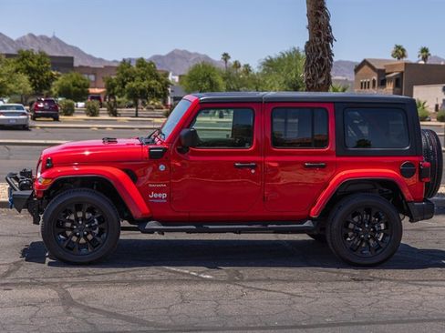 Used 2022 Jeep Wrangler Unlimited Sahara w/ Cold Weather Group image 3