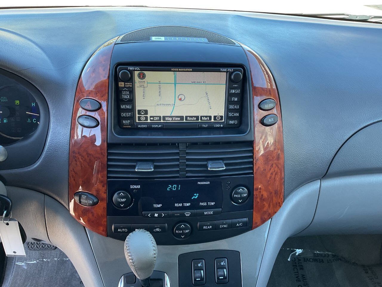 Used 2010 Toyota Sienna XLE w/ Towing Prep Pkg FWD image 20