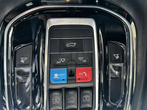 Used 2021 Jeep Grand Cherokee L Overland w/ Luxury Tech Group IV AWD/4WD image 18