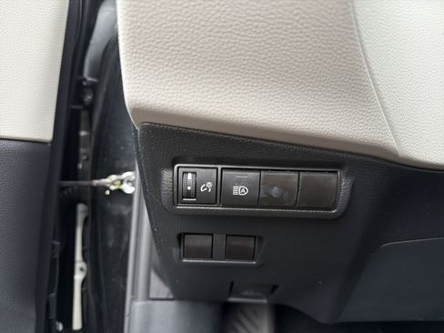 Used 2023 Toyota Corolla Cross L image 14