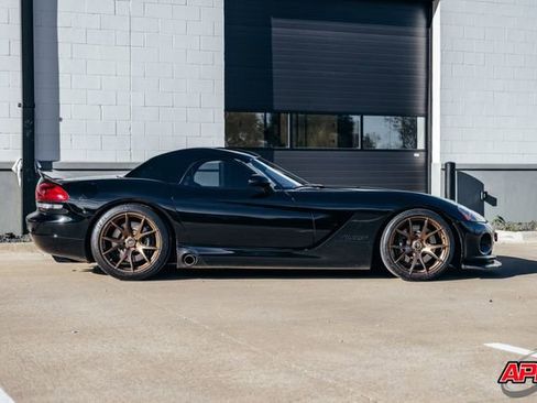 Used 2004 Dodge Viper SRT-10 image 43