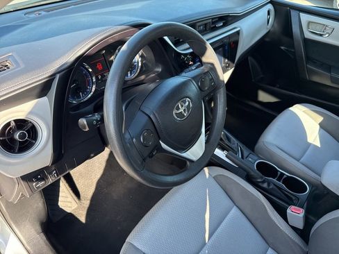 Used 2018 Toyota Corolla LE image 18