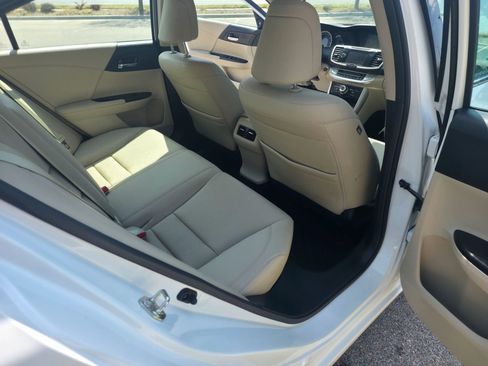 Used 2015 Honda Accord Touring image 25